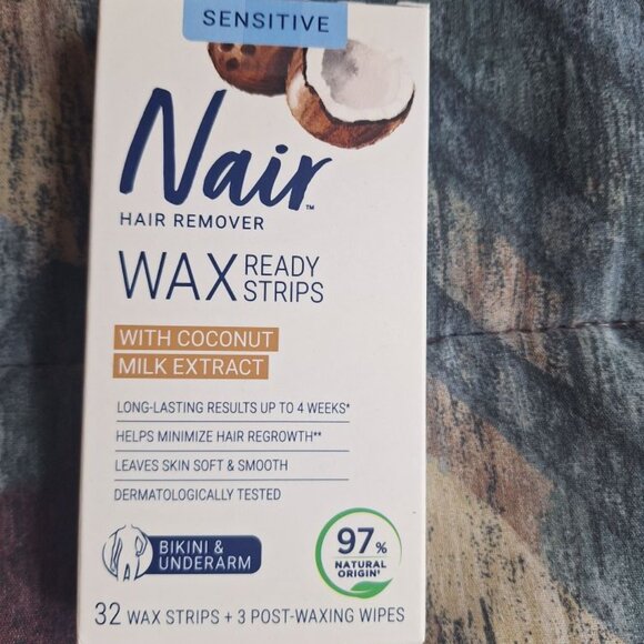 🌸✨ Nair Sensitive Wax Ready Strips – Coconut Milk, 32ct + 3 Wipes (BNIB) - Picture 1 of 1
